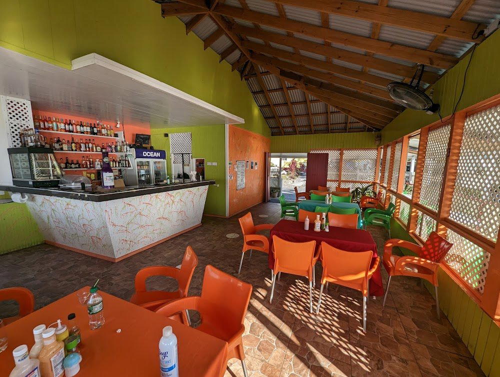 4 Seasons Restaurant & Bar restaurant in Baroui