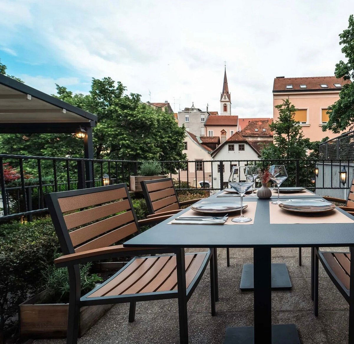 The Bull, Restaurant in Zagreb