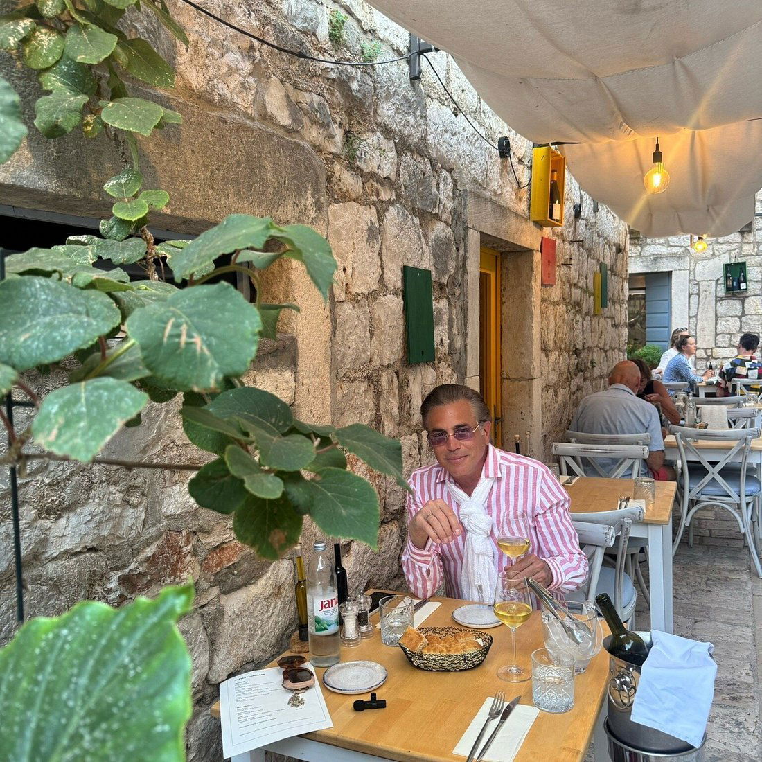 Antika, Restaurant in Stari Grad