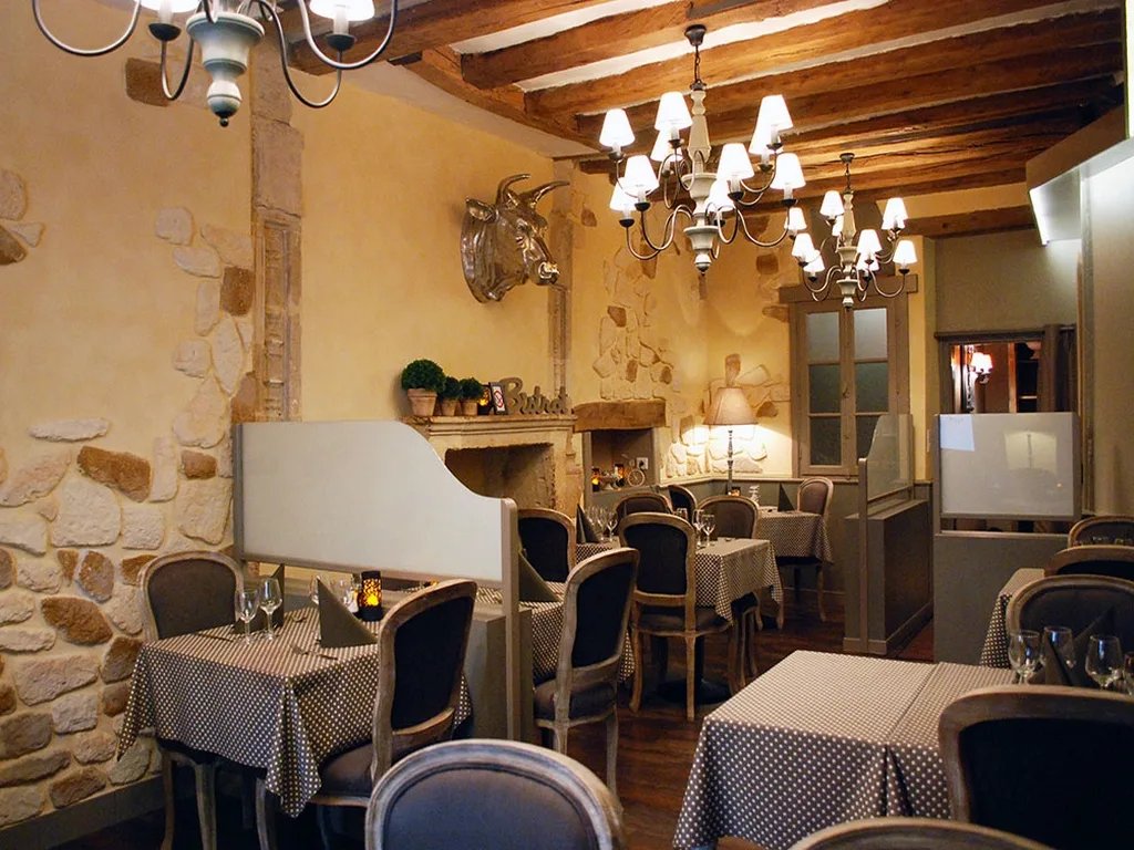 La Vieille Porte restaurant in Le Mans, France