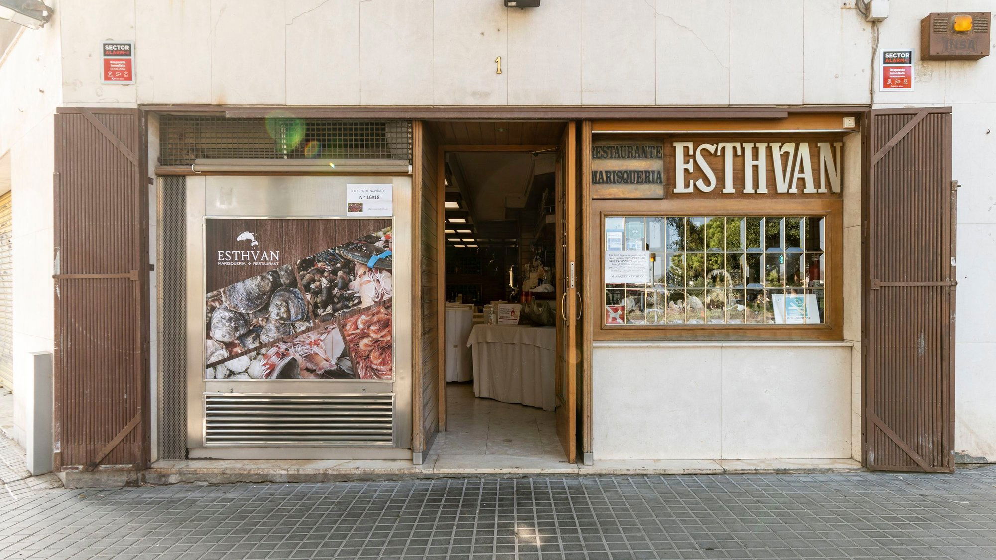 Marisquería Esthvan, Restaurant in Barcelona