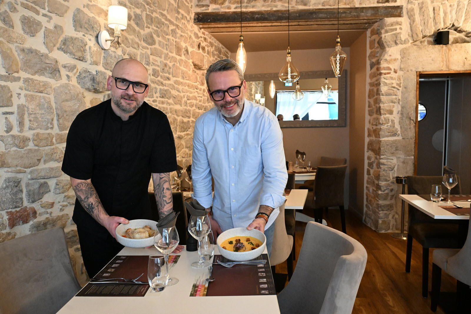 LA TABLE DE PERRAUD restaurant in Lons Le Saunier, France