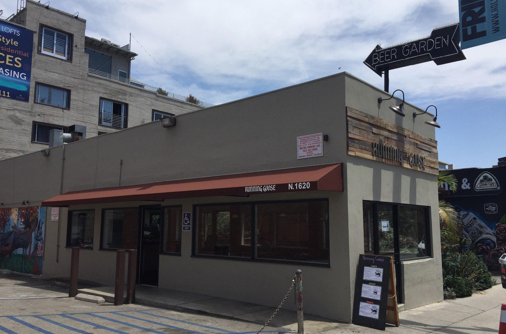 Running Goose restaurant in Los Angeles, United States