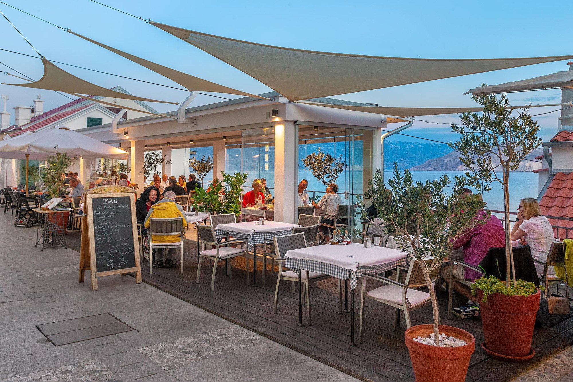 Bag restaurant in Baska