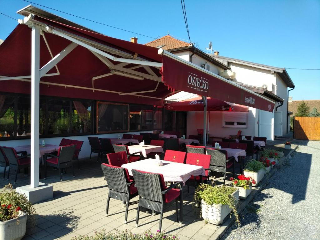 Pansion Ribnjak restaurant in Nasice, Croatia