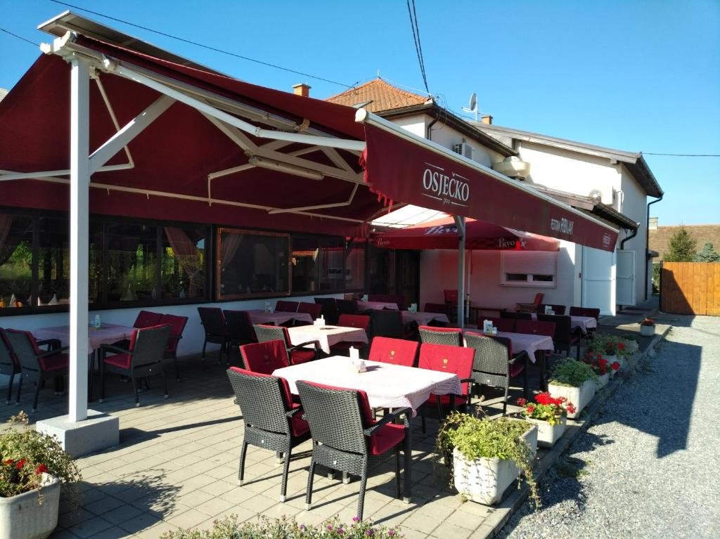Pansion Ribnjak, Restaurant in Nasice