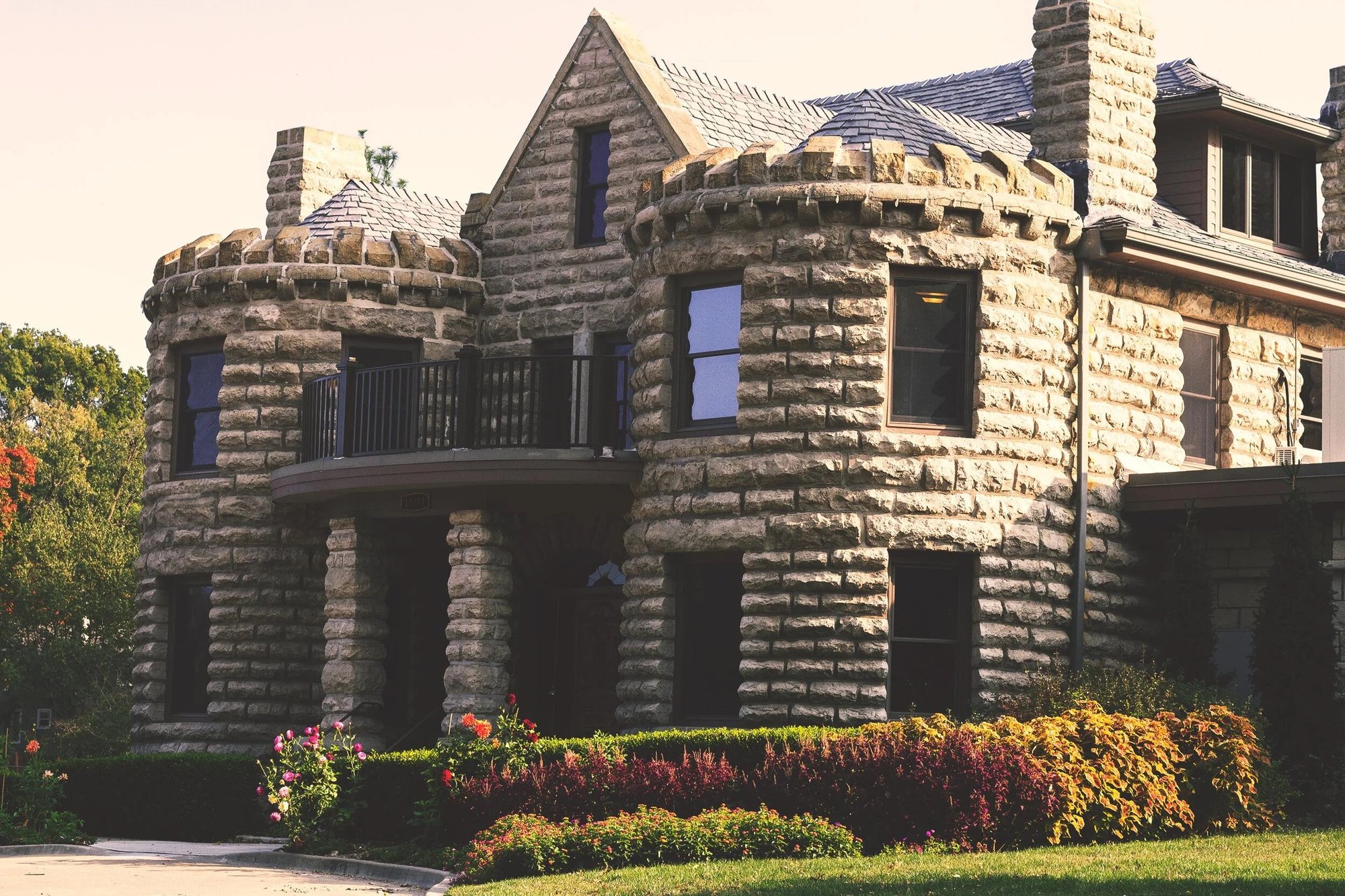 Wandering Vine at the Castle, Shawnee, United States