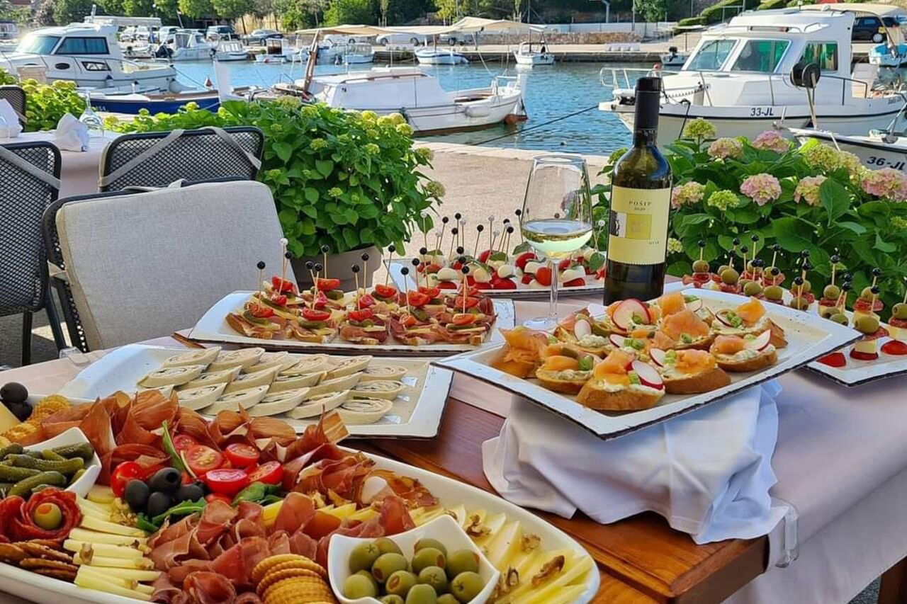Trica Gardelin, Restaurant in Vrboska
