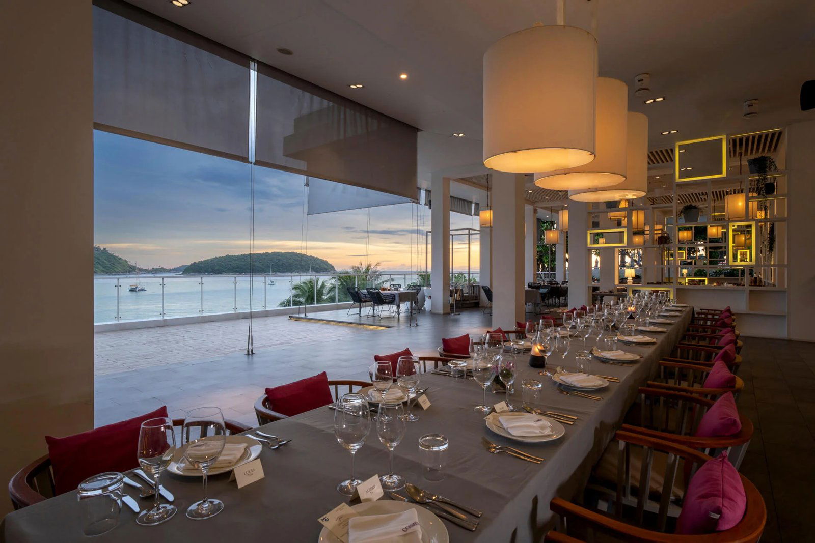 Cosmo Restaurant, Restaurant in Phuket
