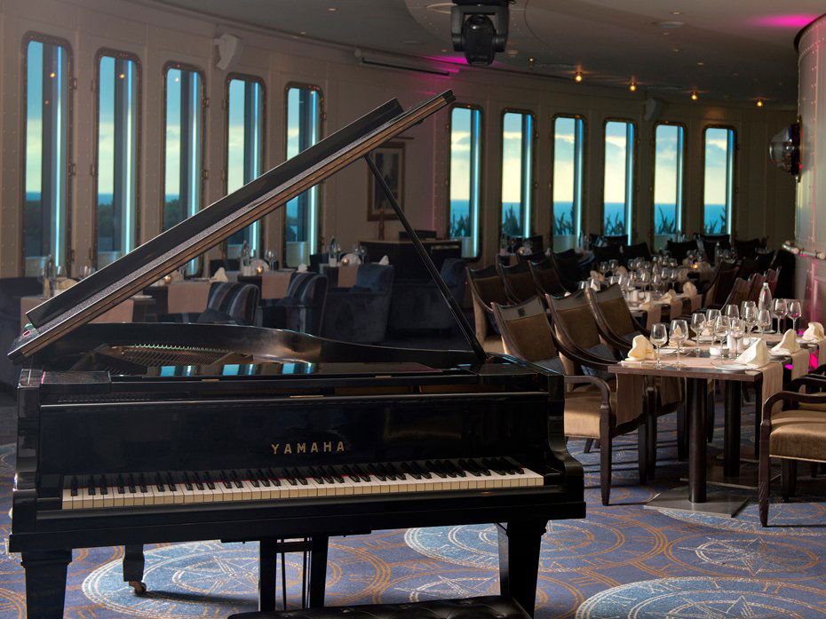 Titanic Restaurant & Bar, Restaurant in Matn