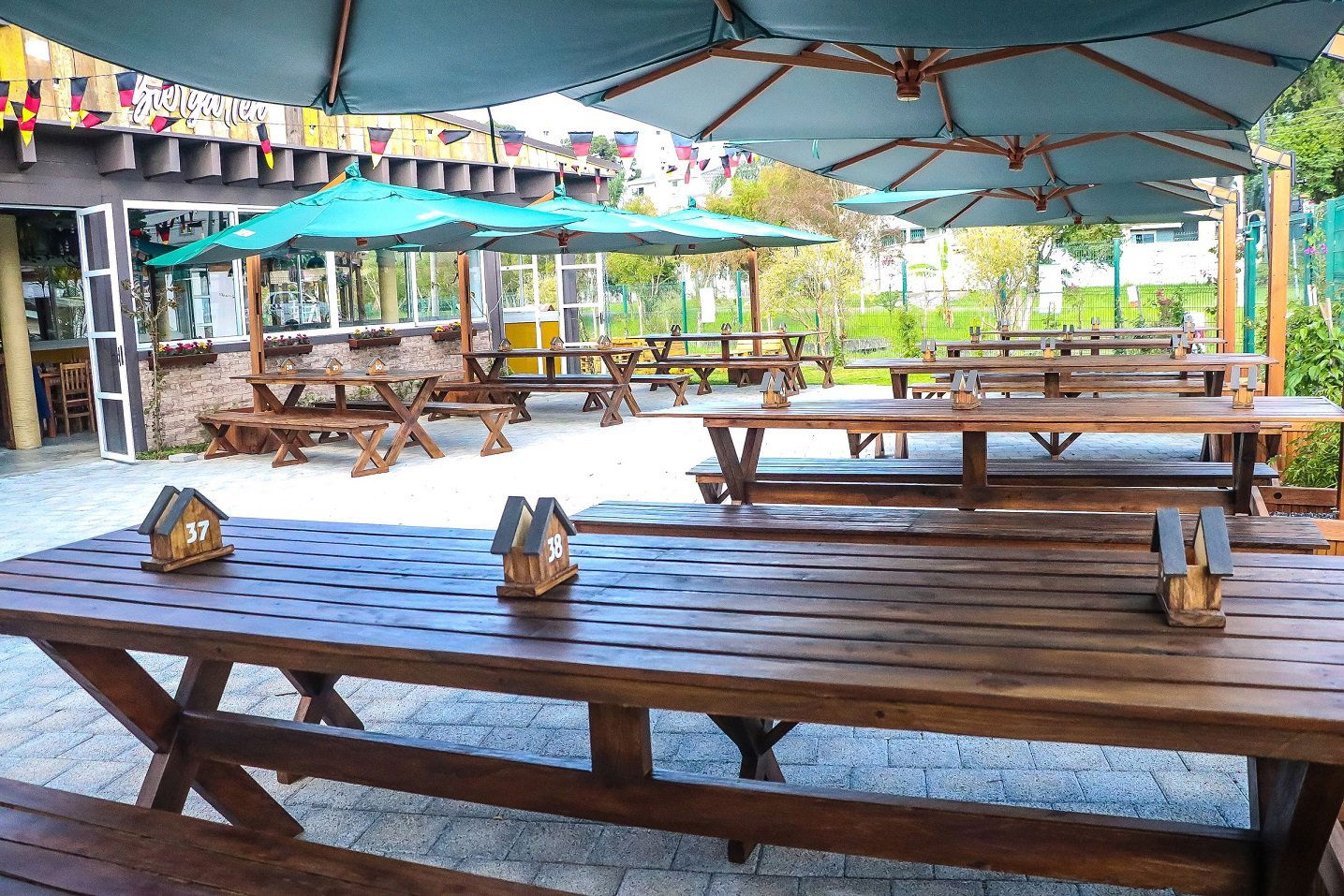 Essen Biergarden, Restaurant in Curitiba