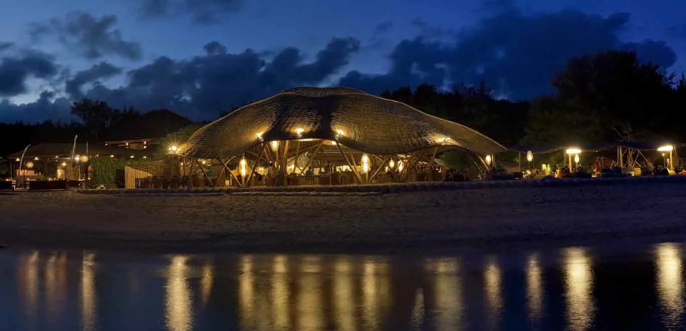 Pearl Beach Lounge restaurant in Pulau Lombok, Indonesia