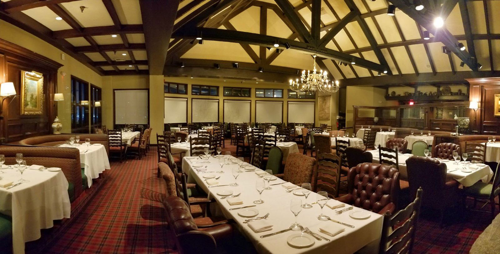Summit House, Restaurant in Fullerton