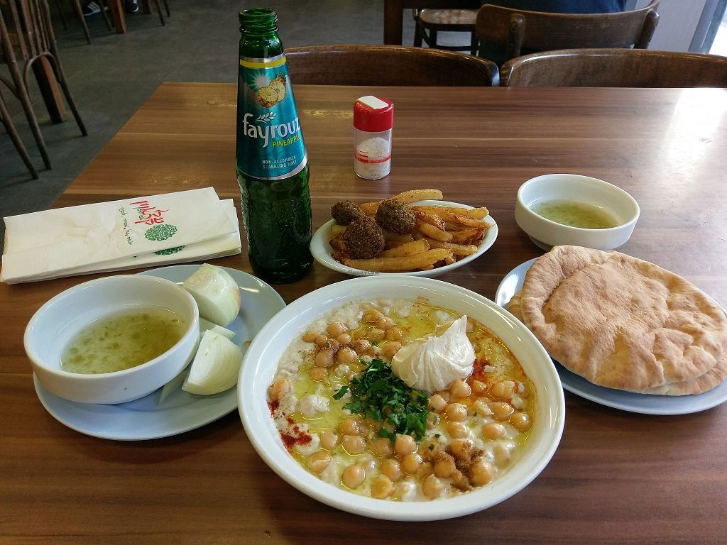 Hummus Abu Hassan, Restaurant in Tel Aviv