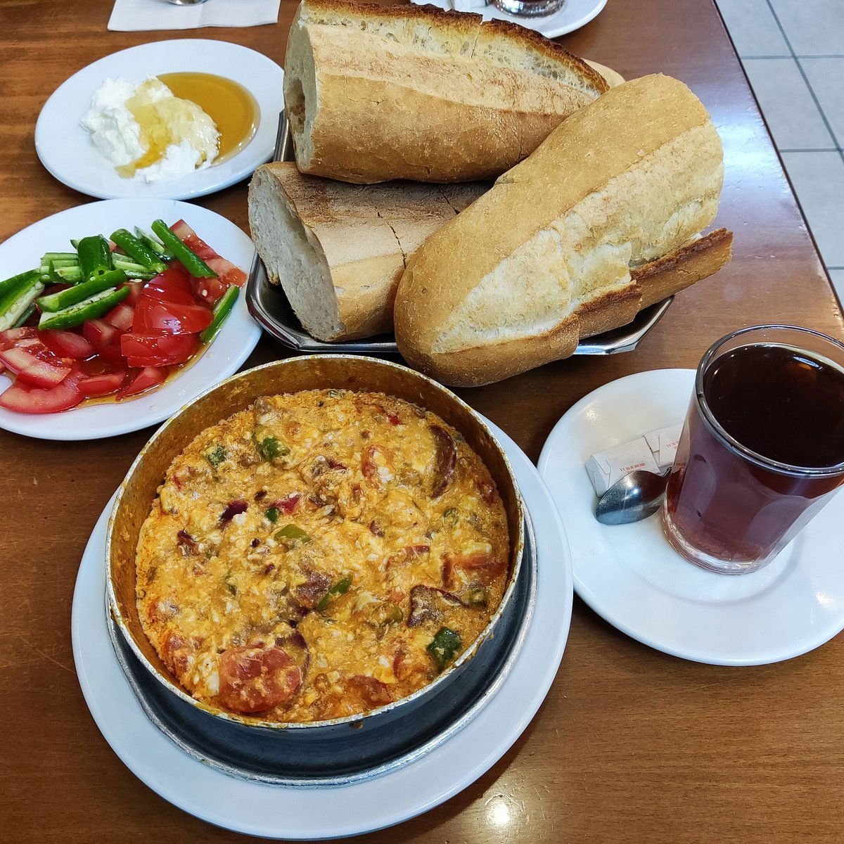 Lades Menemen, Restaurant in Istanbul