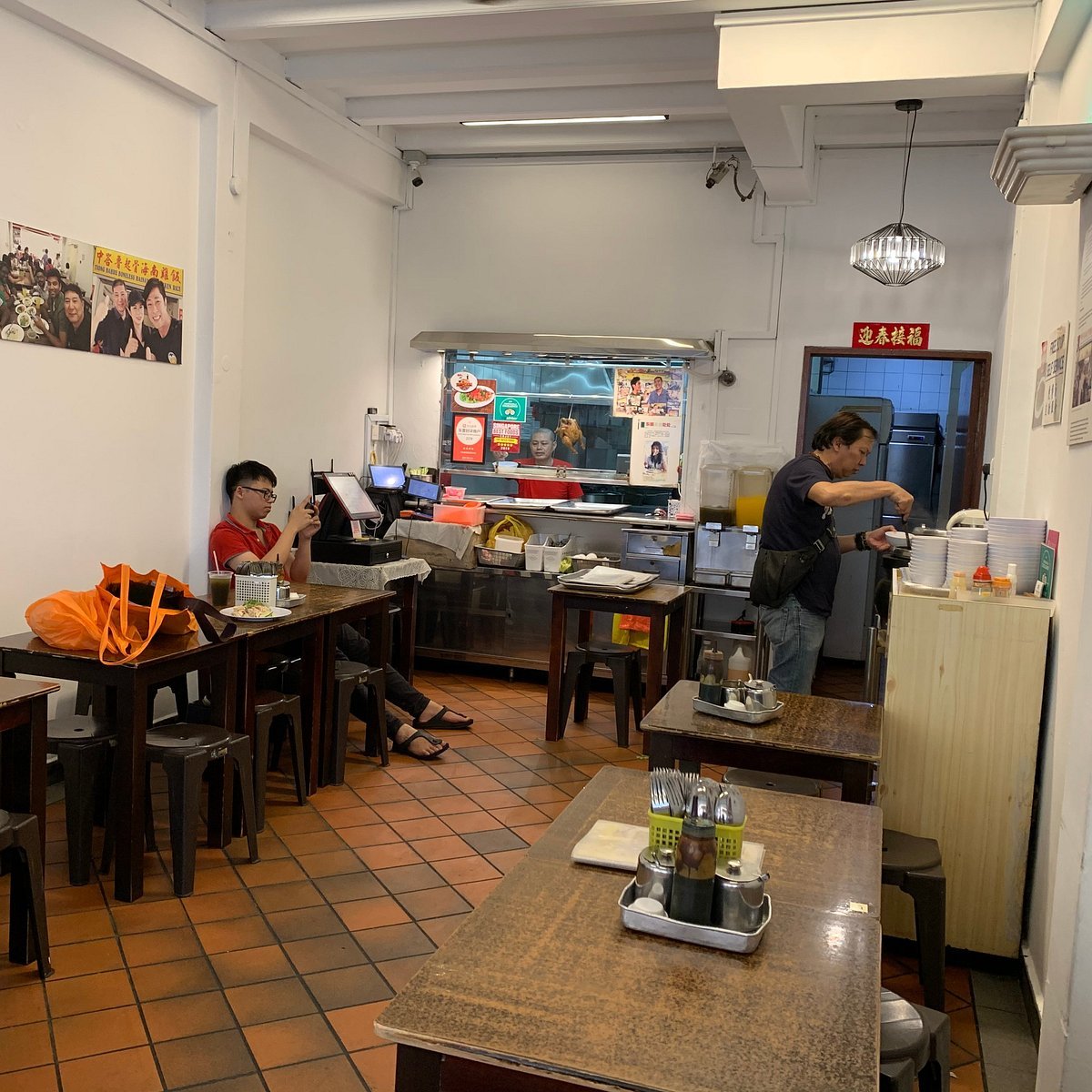 Tiong Bahru Hainanese Boneless Chicken Rice