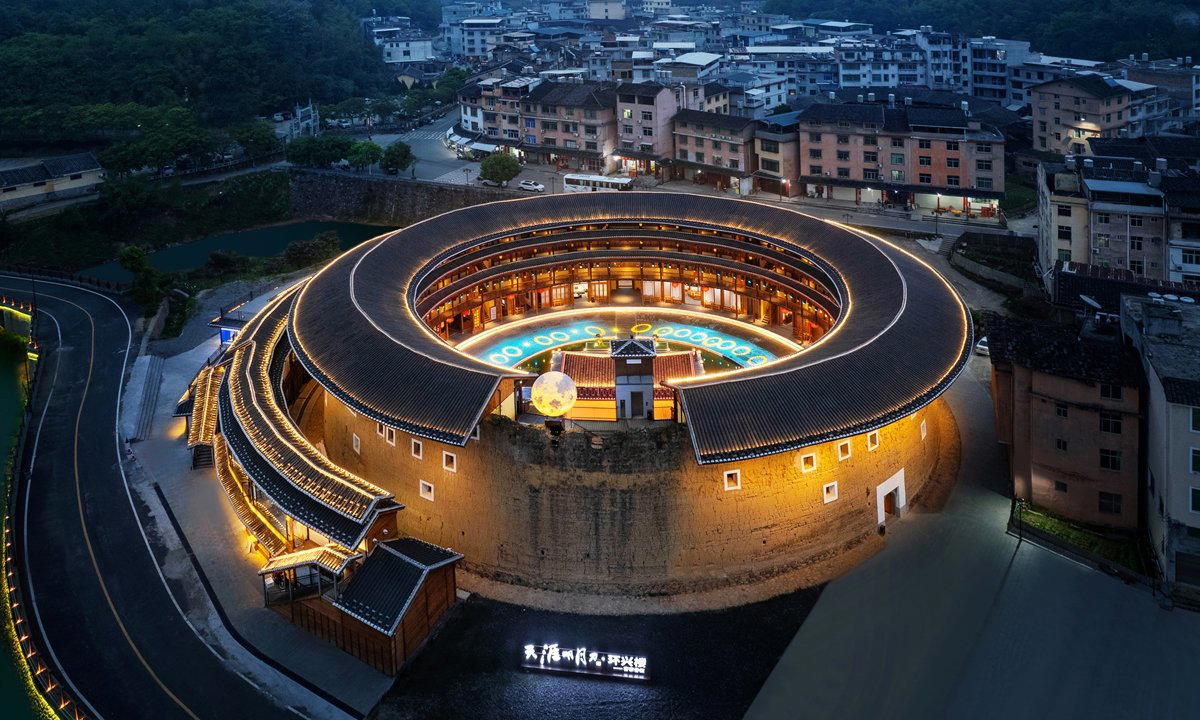 Huanxing Hakka Restaurant, Tulou, China