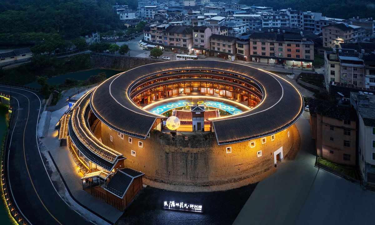Huanxing Hakka Restaurant, Restaurant in Tulou