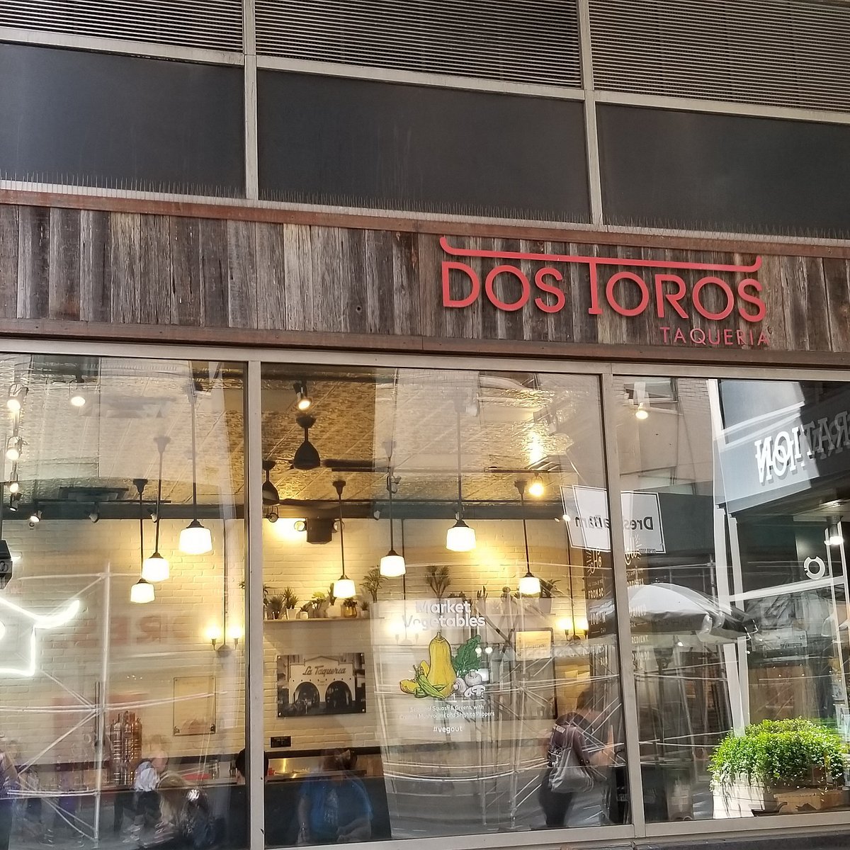Dos Toros Taqueria restaurant in New York City, United States