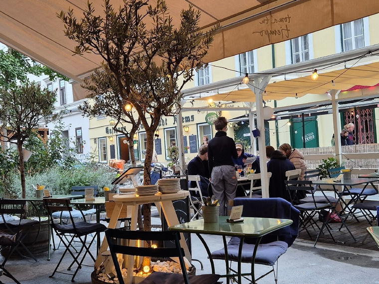 Toma Tu Tiempo, Vienna, Austria