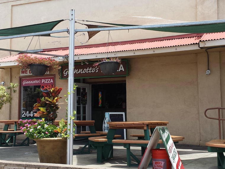 Giannotto's, Wailuku, United States