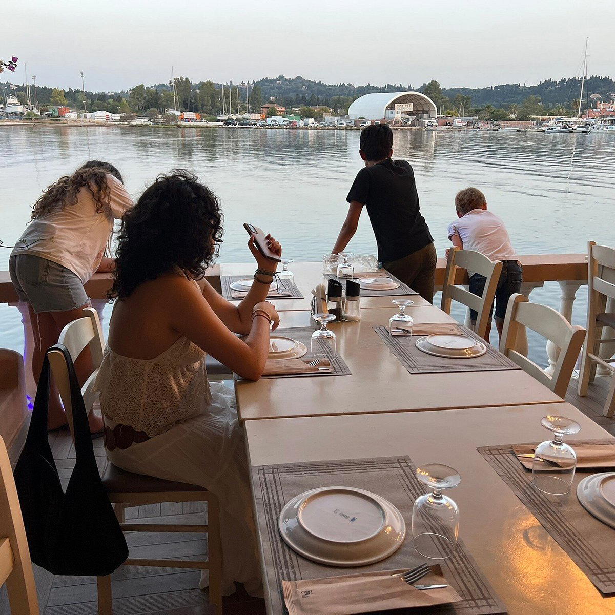 LARŪ restaurant in Corfu