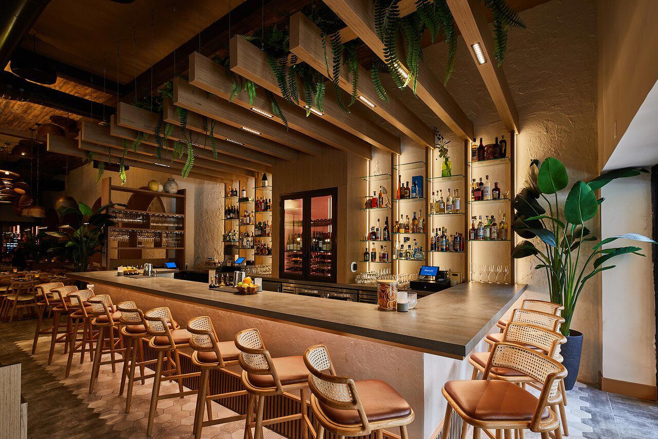 Vinya Table, Miami, United States