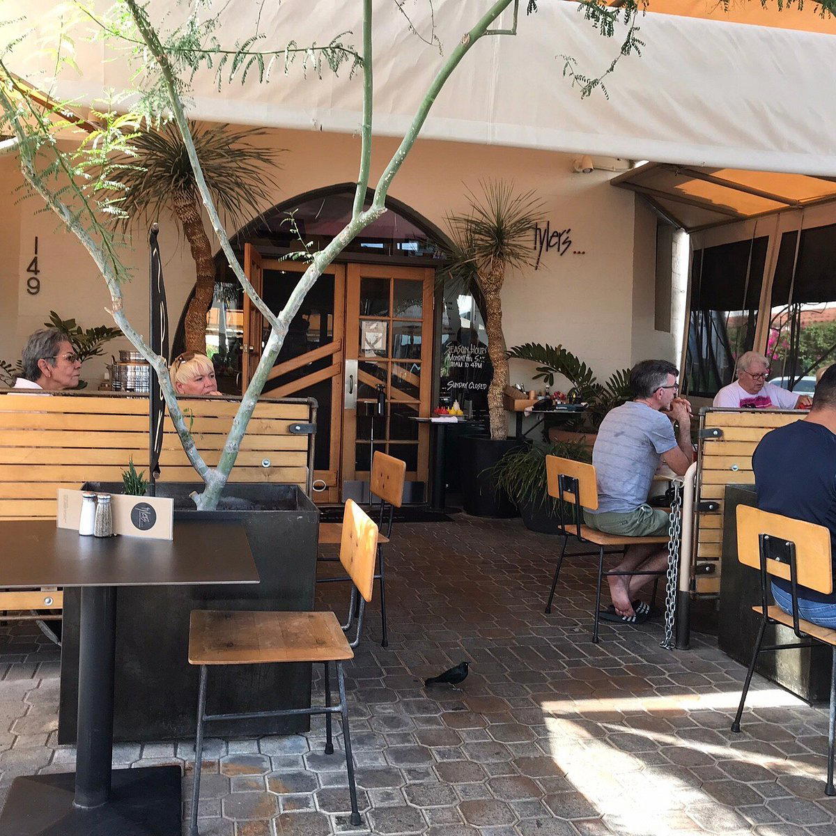 Tyler's Burgers restaurant in Palm Springs, United States