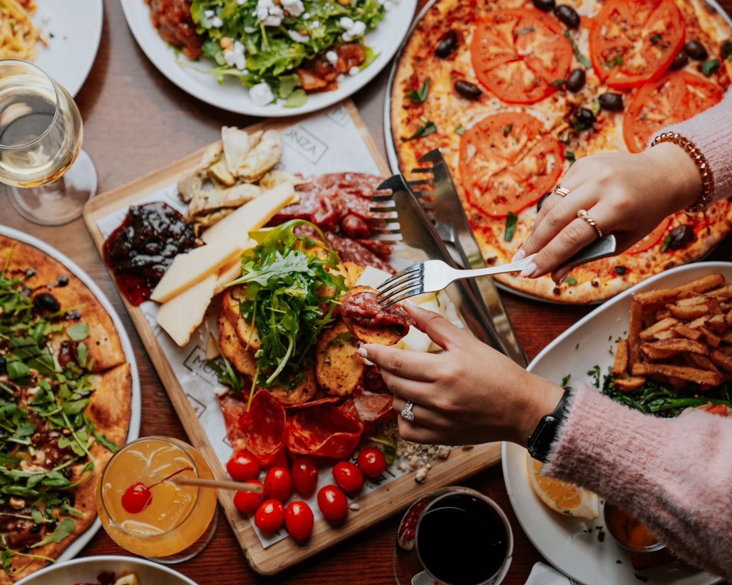 Enoteca Monza Pizzeria Moderna restaurant in Gatineau, Canada