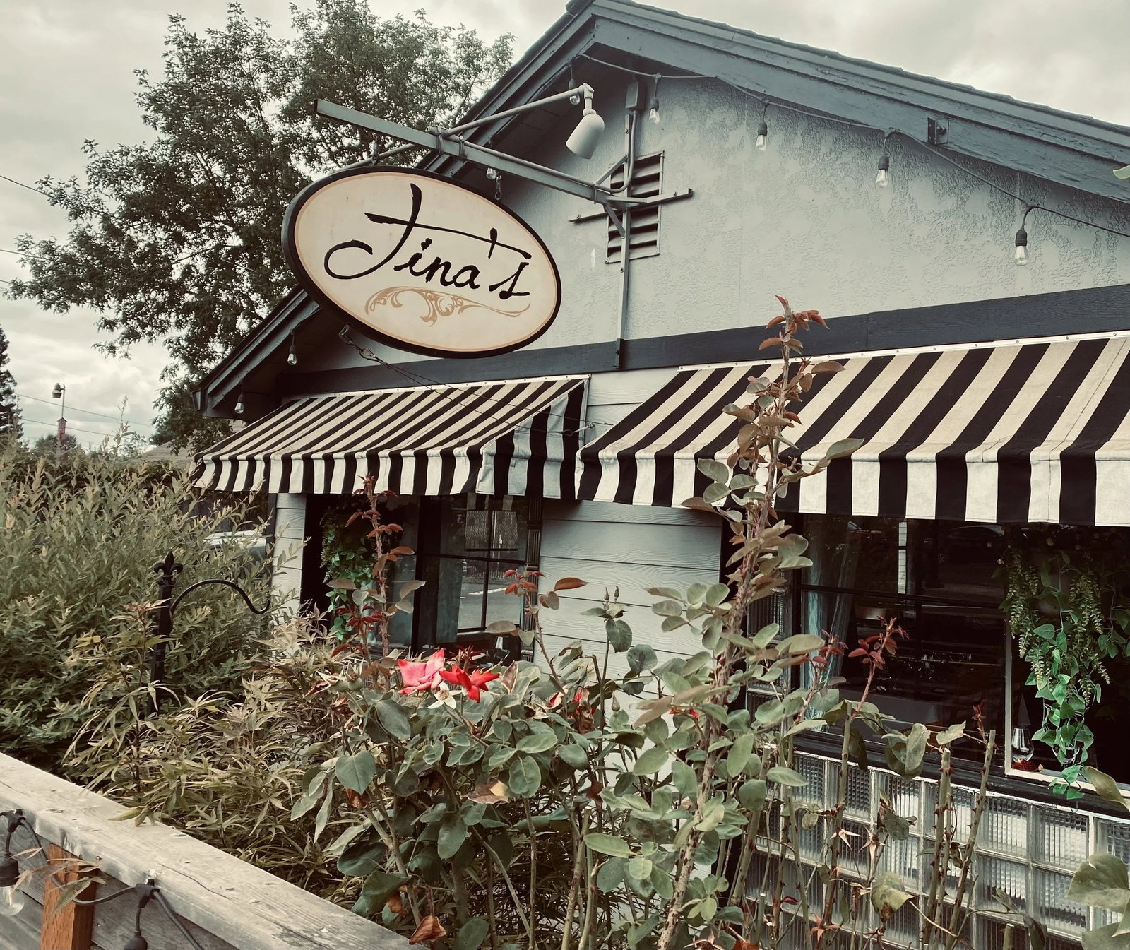 Tina's, Dundee, United States