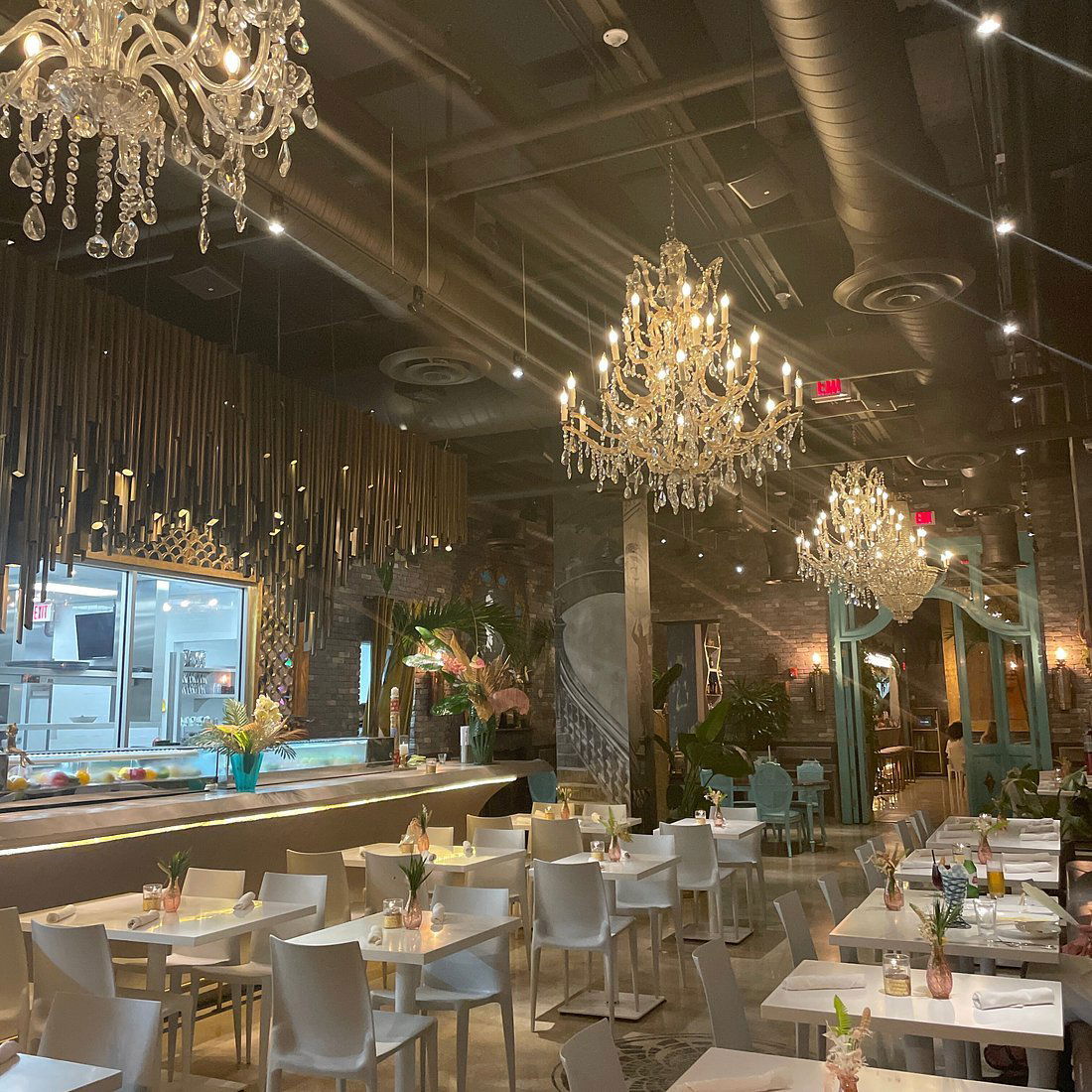 YUCA 105, Restaurant in Miami Beach