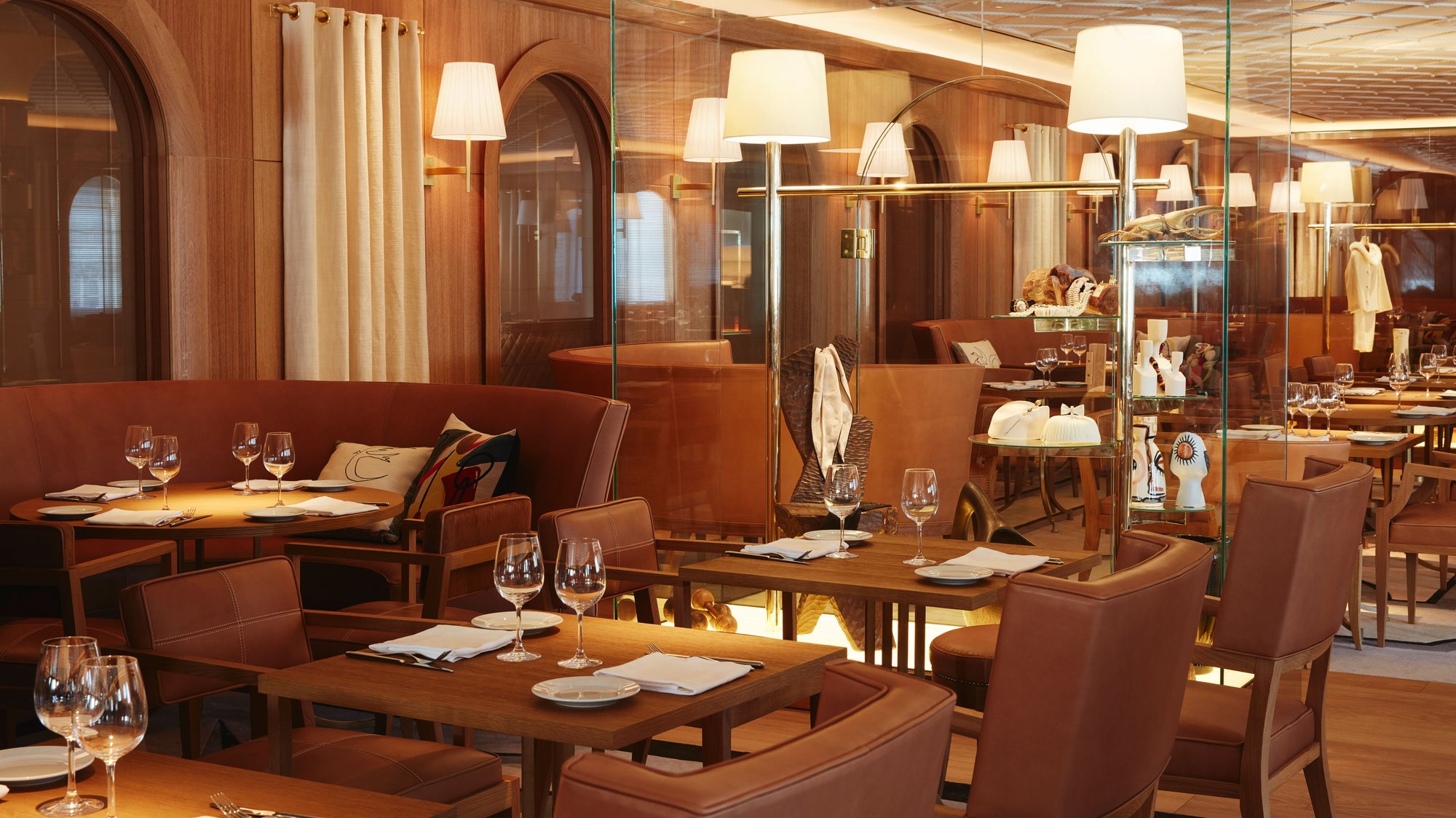 L'Avenue at Saks, Restaurant in New York City