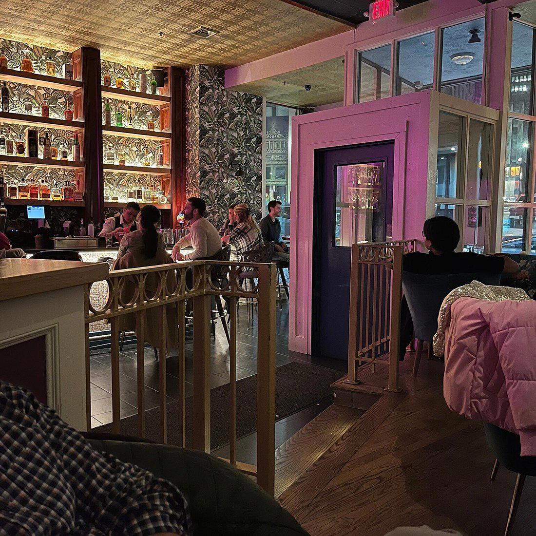Roxanne's restaurant in Boston, United States