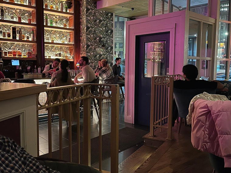 Roxanne's, Boston, United States