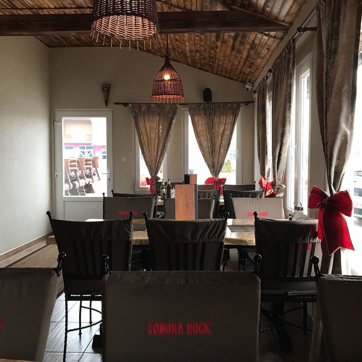 Konoba ROGIĆ, Restaurant in Trn