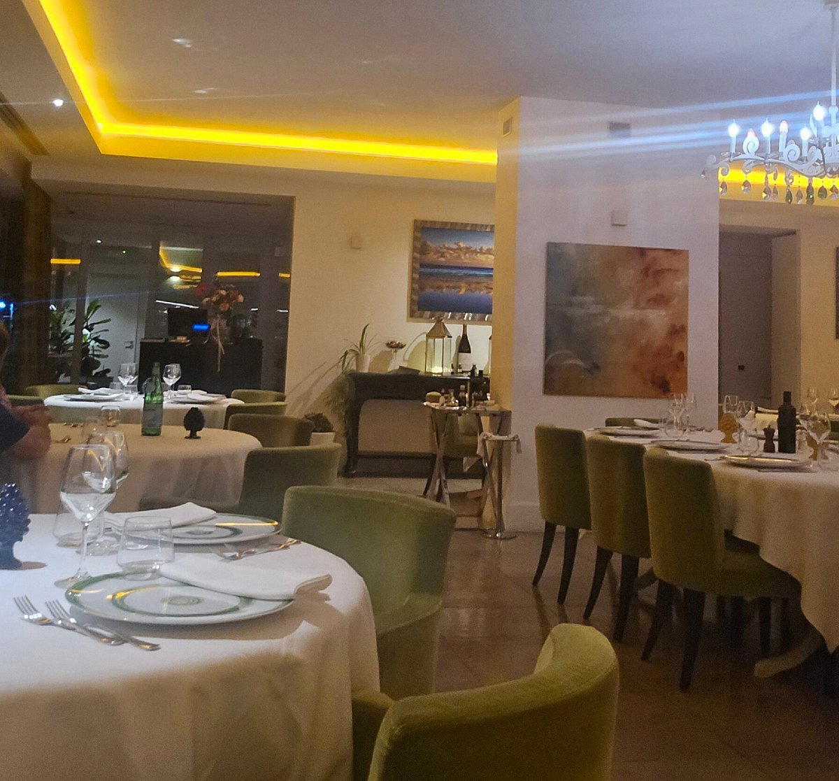 Ristorante Imbarco 10 Fish restaurant restaurant in Milan, Italy