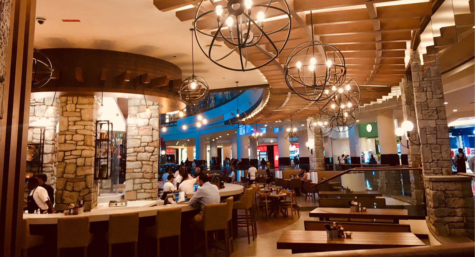 NORTH 28, Restaurant in Dubai