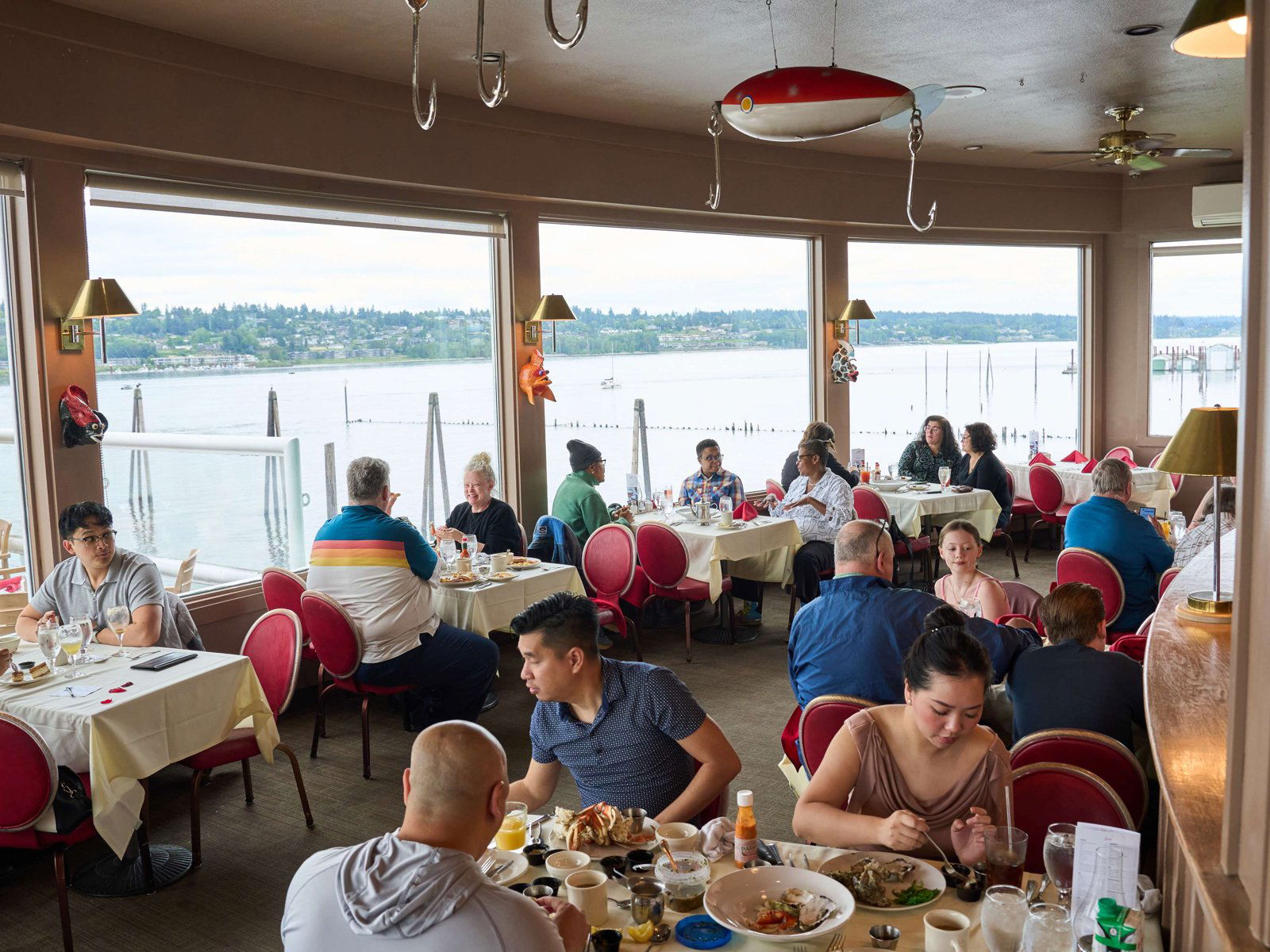 Salty's on the Columbia, Restaurant in Portland
