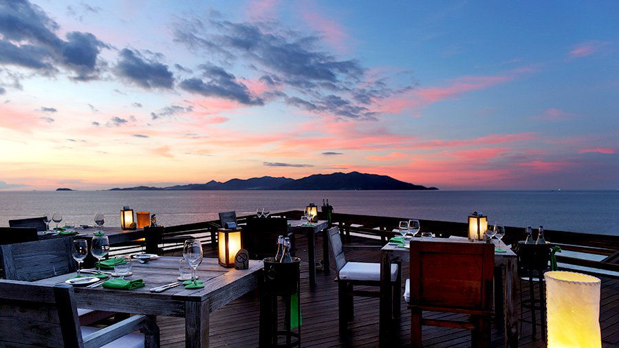 Dining on the Rocks, Restaurant in Koh Samui