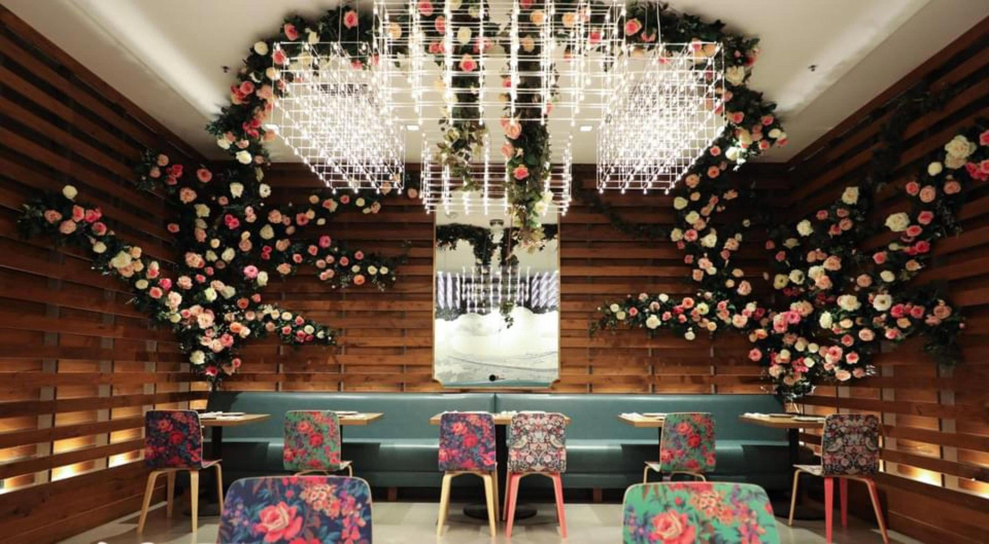 Farmhouse kitchen Thai cuisine restaurant in Los Angeles, United States