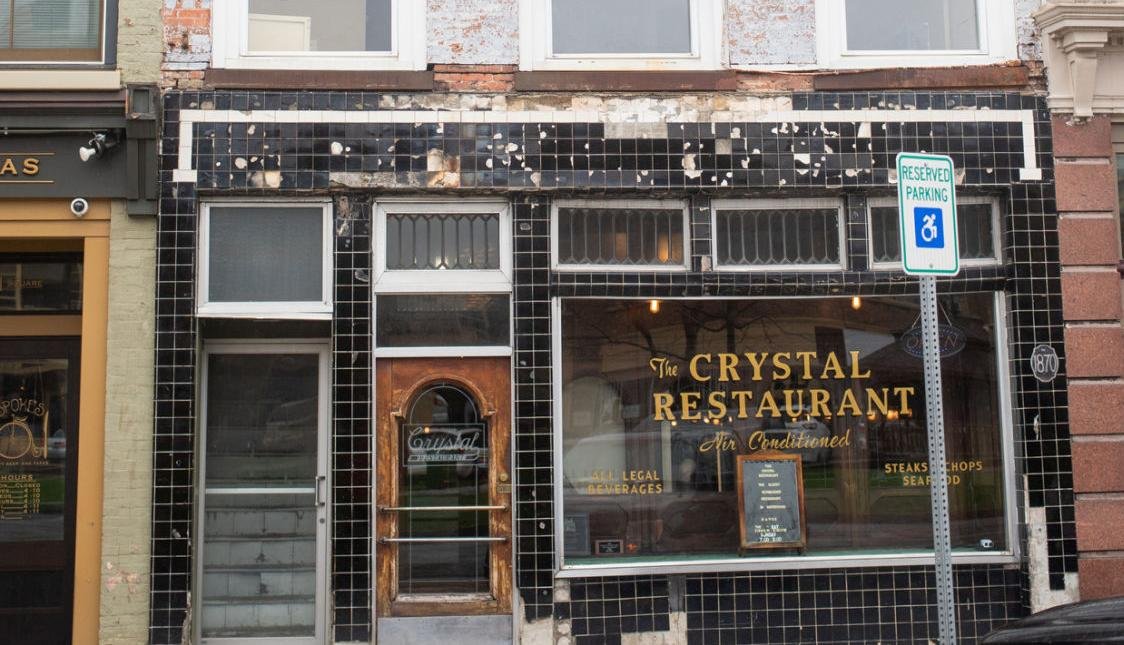 Crystal Restaurant, Restaurant in Mary Saheri