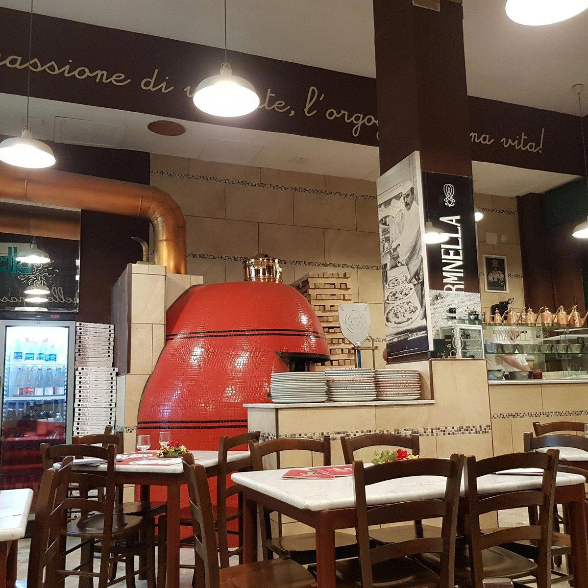 Carmnella restaurant in Napoli, Italy