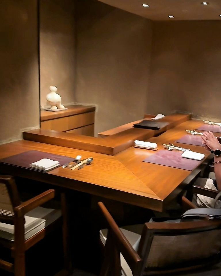 アカ, Restaurant in Tokyo