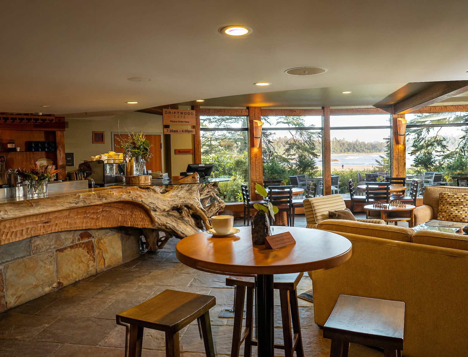 Driftwood Café, Restaurant in Tofino