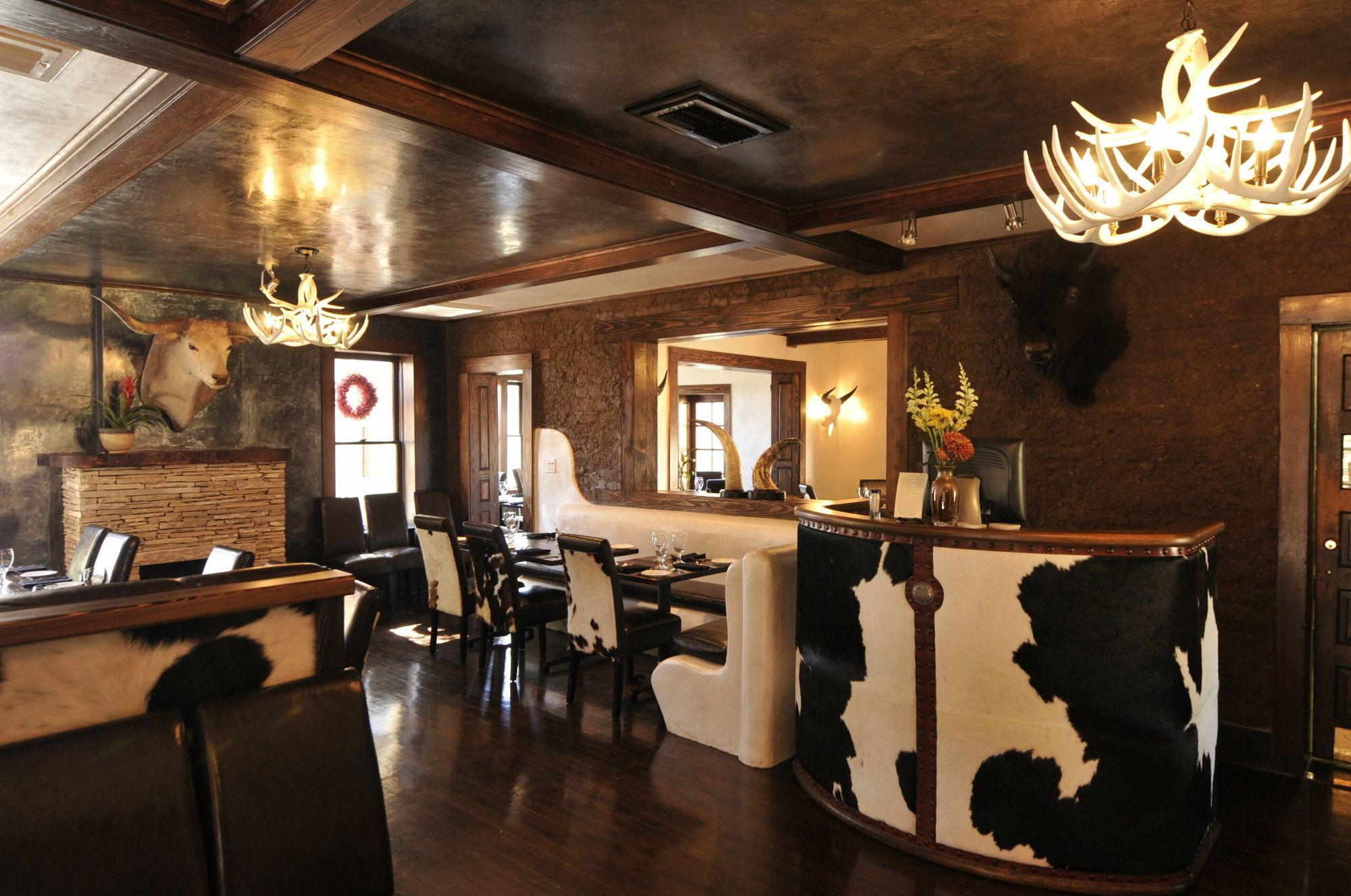 12 Gage Restaurant, Restaurant in Marathon