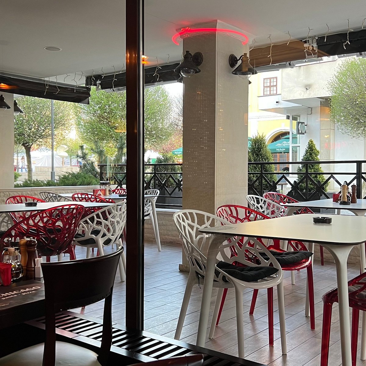 New Chicago Restaurant