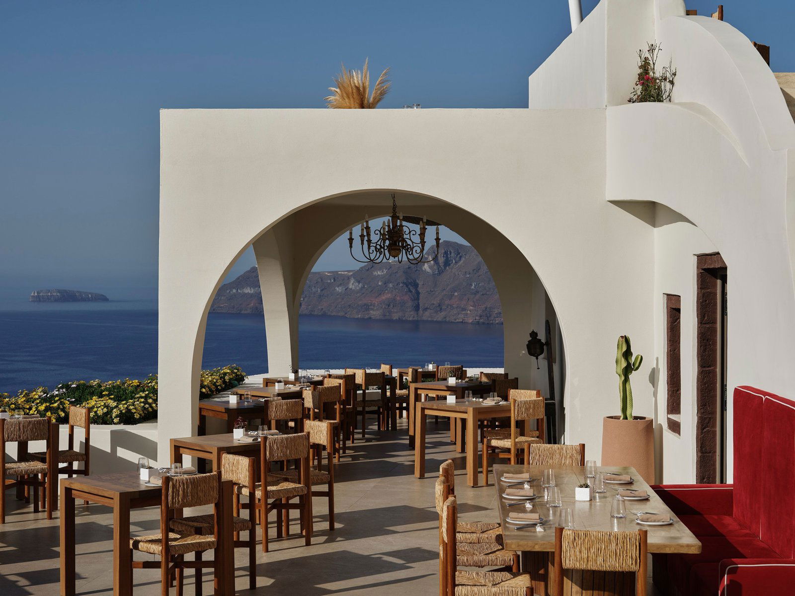 Miltos' Greek Table, Restaurant in Oia
