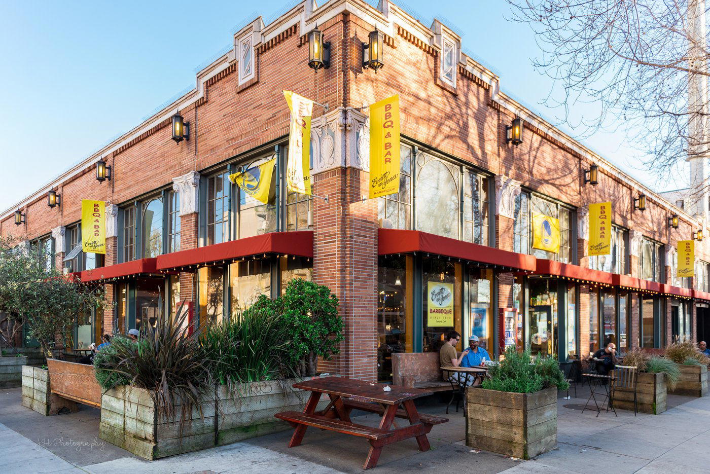 Everett & Jones Barbeque restaurant in Oakland, United States