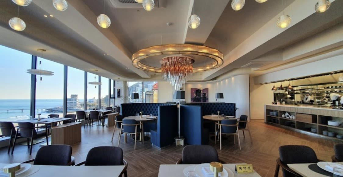 랩24 바이 쿠무다 - LAB XXIV by Kumuda restaurant in Busan, South Korea