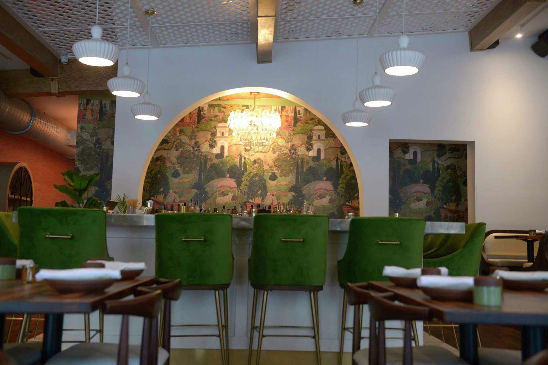 BarNaan, Restaurant in Brookfield